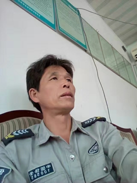 卧窗听雨的第一张照片--南靖相亲网