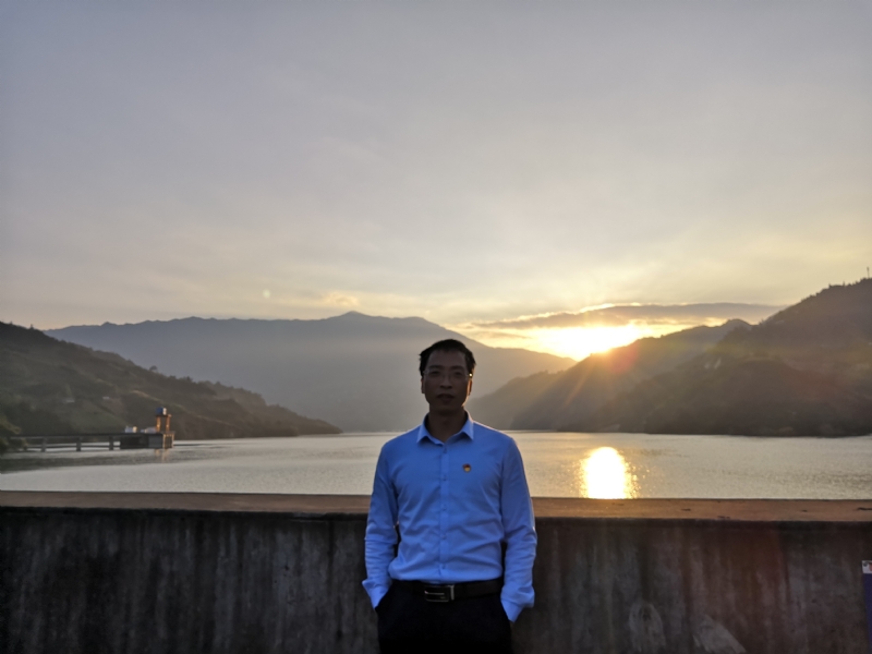 庸人自扰的第一张照片--南靖相亲网